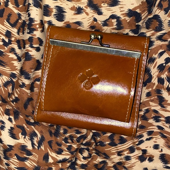 patricia nash reiti tan bifold wallet - Picture 2 of 9